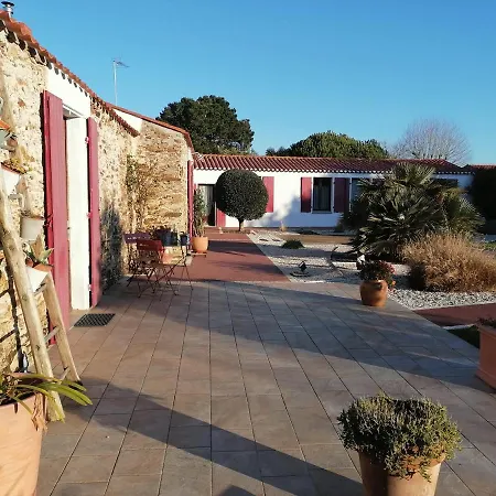 Homestay La Longere Des Olonnes
